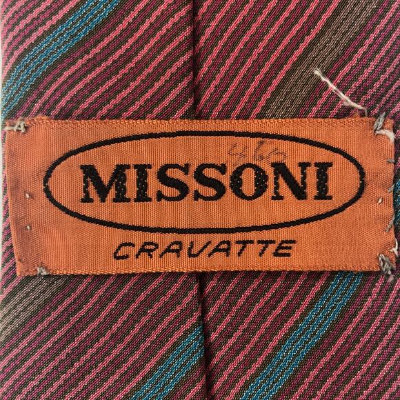Red Diagonal Striped Tie - Picture 5 of 7